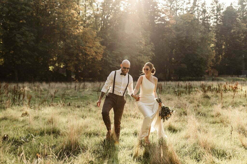 stylish autumnal glen dye elopement, outdoor couple portrait